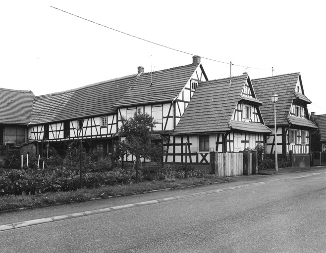 Ferme : Seigneurs (rue des) 7, à Schwabwiller. Vue de trois quarts.