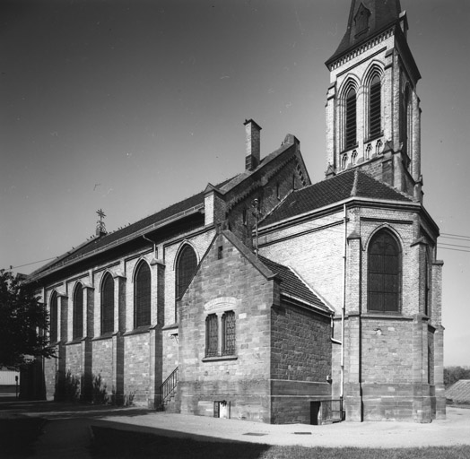 Chevet et façade sud.