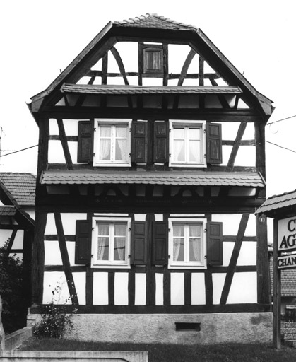 Ferme : Grand Rue () 1 : Vue du pignon avec sablière d'étage.