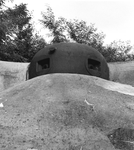 L'Ouvrage de Schoenenbourg : vue partielle du magasin à munitions et de la cloche G.M.F. du bloc 4.