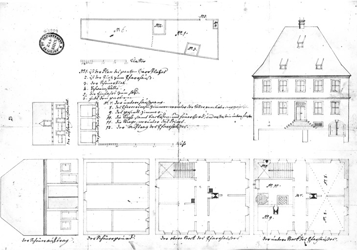 Plan de masse. Plans du rez-de-chaussée, de l'étage et élévation de la façade principale du logis. Plan et élévation de la grange. Plan et élévation de la porcherie.