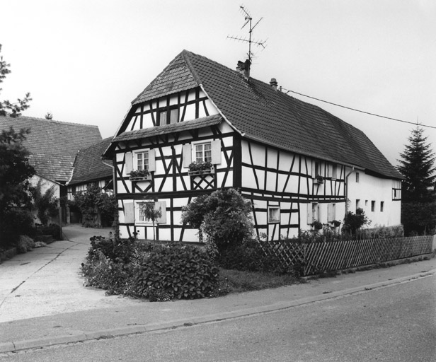 Ferme, Celtes (rue des) 13. Vue d'ensemble depuis la rue.