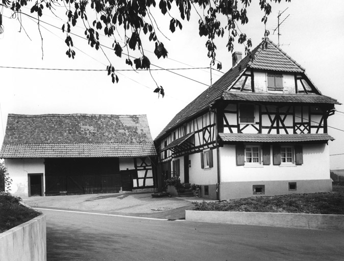 Ferme : Schlitte (rue de la) 2, à Reimerswiller. Vue d'ensemble.