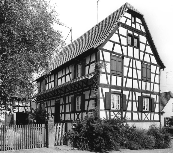 Ferme, Feldbach (rue de) 2. Vue d'ensemble depuis la rue de Feldbach.