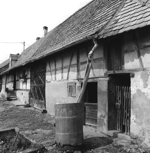 Ferme, Docteur-Deutsch (rue du) 7, à Oberkutzenhausen. Vue d'ensemble.