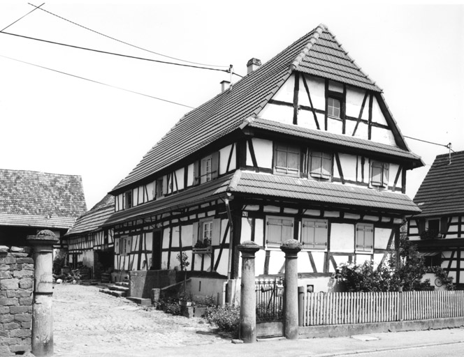 Ferme, Principale (rue) 48. Vue de trois quarts gauche.