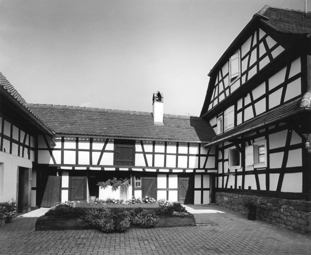 La façade postérieure du logis et la porcherie.