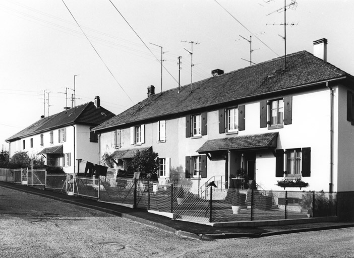 Immeuble en bande de quatre logements.