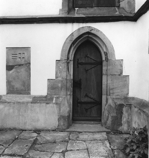 Porte donnant sur le choeur, côté sud.