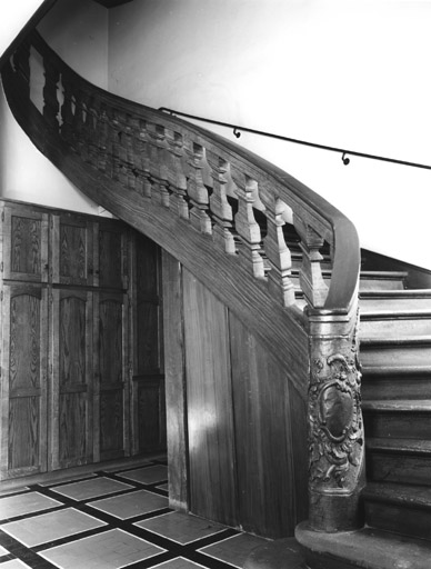 Vue partielle de l'escalier.