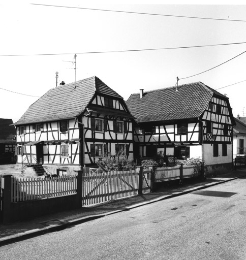 Ferme, Général-Leclerc (rue du) 42, 44. Vue d'ensemble des logis sur rue.