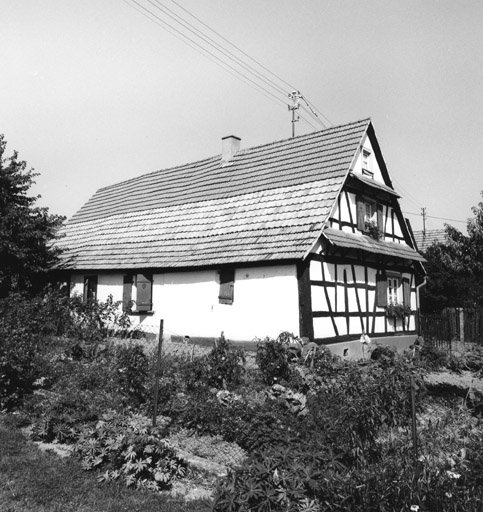 Ferme, Général-Leclerc (rue du) 61. Vue du logis de trois quarts.