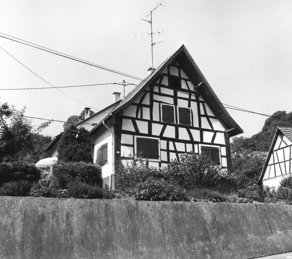 Ferme : Kamm (rue) 40, à Drachenbronn. Vue du logis.