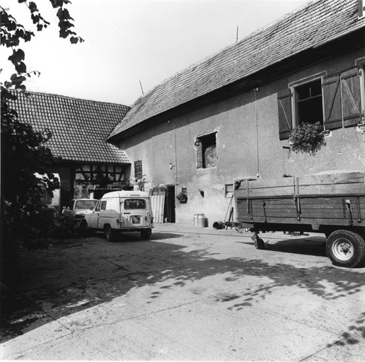 Le logis : vue de trois quarts droit.