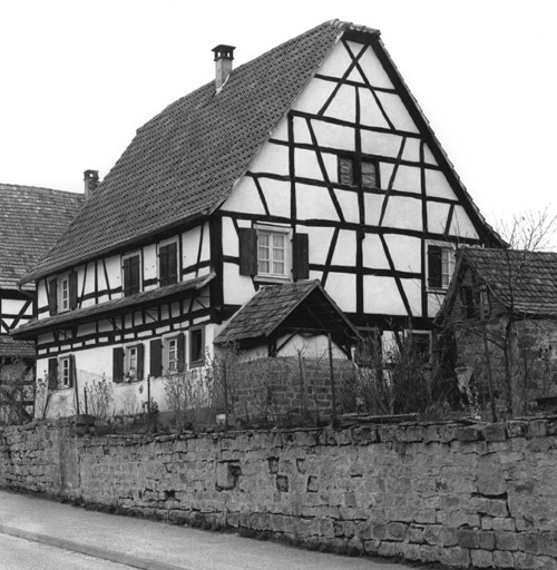 Ferme, Principale (rue) 4. Vue d'ensemble trois quarts droit avec le four.