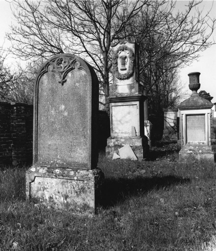 Cimetière juif (non étudié), R.D.28. Vue d'ensemble.