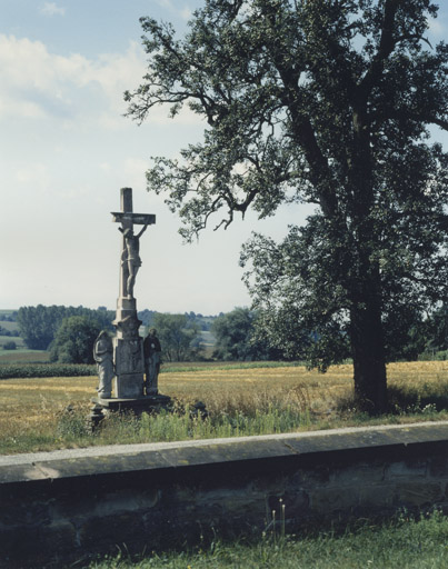 Calvaire : Christ en croix, Vierge, saint Jean