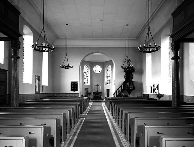 Vue d'ensemble vers le choeur.