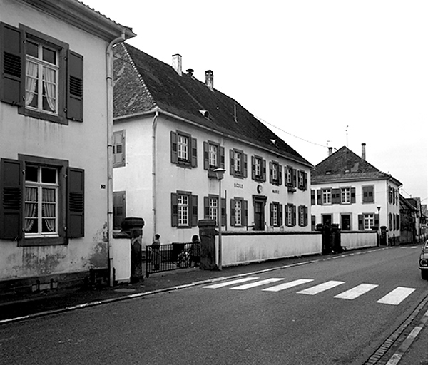 Vue de trois-quarts gauche.