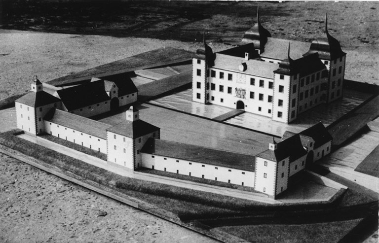 Maquette réalisée par Charles Ungerer en 1973 : vue de trois quarts droit.