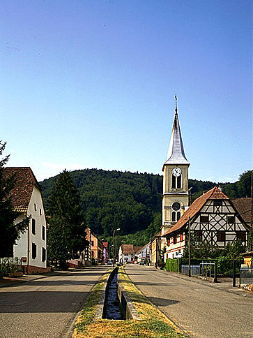Vue d'ensemble depuis la rue de l'Eglise