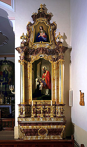 2 autels, 2 retables, 4 tableaux (autels secondaires), de la Vierge, de saint Blaise