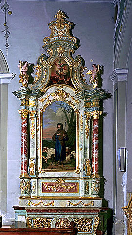 2 autels, 2 retables, 4 statues (autels secondaires), de la Vierge, de saint Wendelin