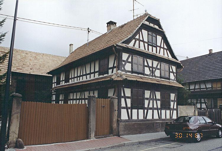 Ferme 5 rue du Général-Leclerc : début 19e siècle.