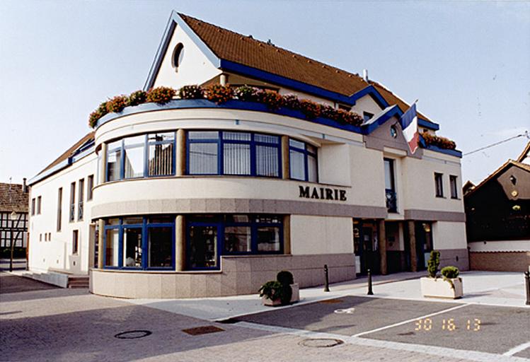 Mairie de 1992, rue des Tilleuls.