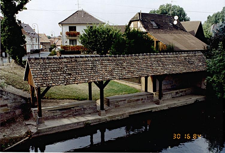Lavoir E, 18e siècle, 19e siècle, rue Haute.