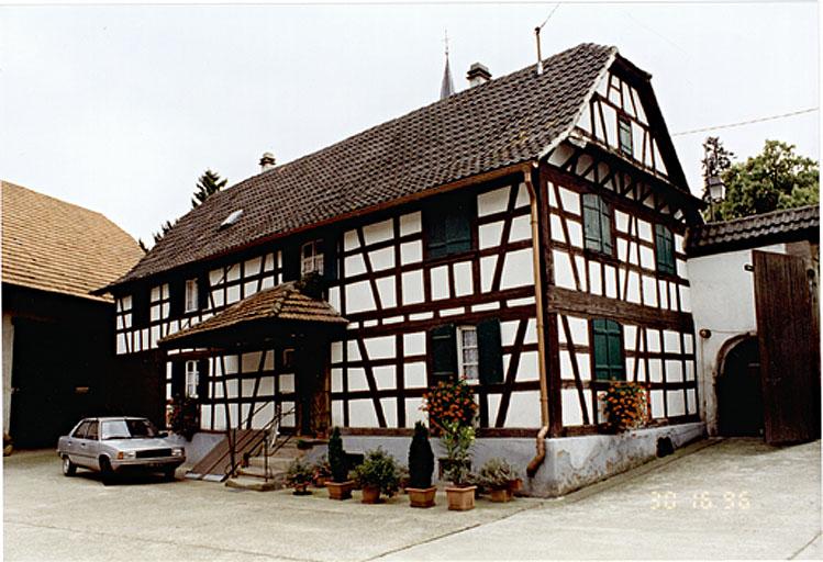 Ferme du 19e siècle, 3 route de Holtzheim, le logis en pan de bois début 19e siècle.