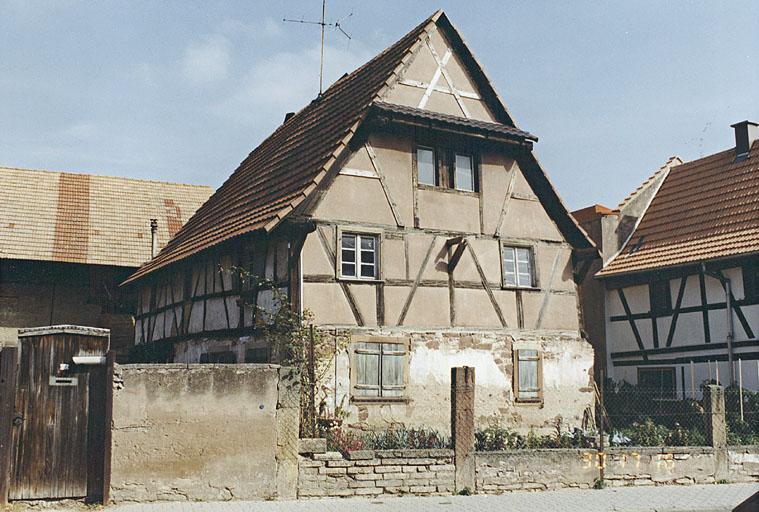 Ferme, 27 rue de la Mairie.