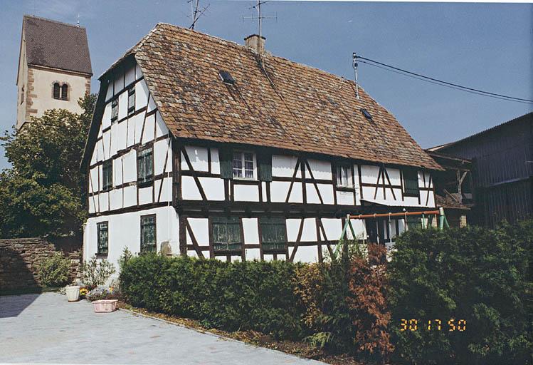 Ferme datée 1725, 3 rue de l'Eglise.