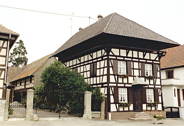 Vue d'ensemble de trois-quarts.