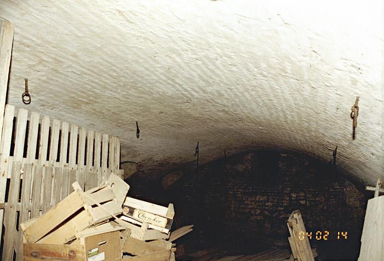 La cave voûtée.