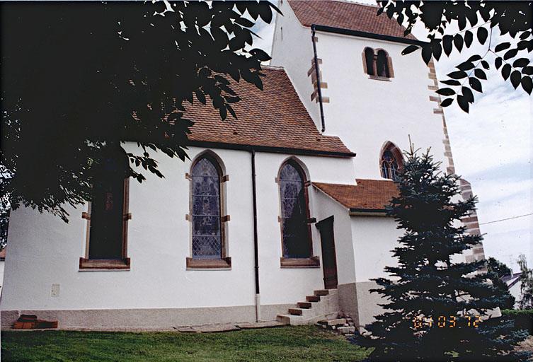 Vue d'une façade latérale.