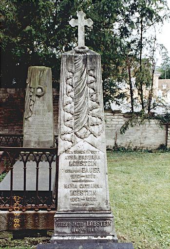 Monument sépulcral d'Anna Barbara et Maria Catharine Lobstein.