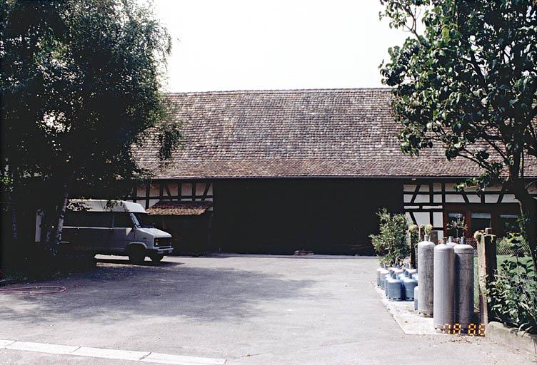 La grange.
