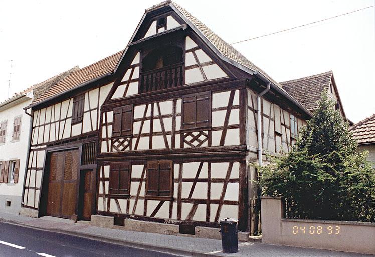 Maison du 18e siècle, 1 rue de Pfulgriesheim.