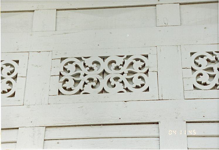 Détail du battant du portail.