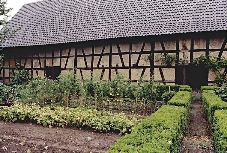 La grange : élévation sur jardin.