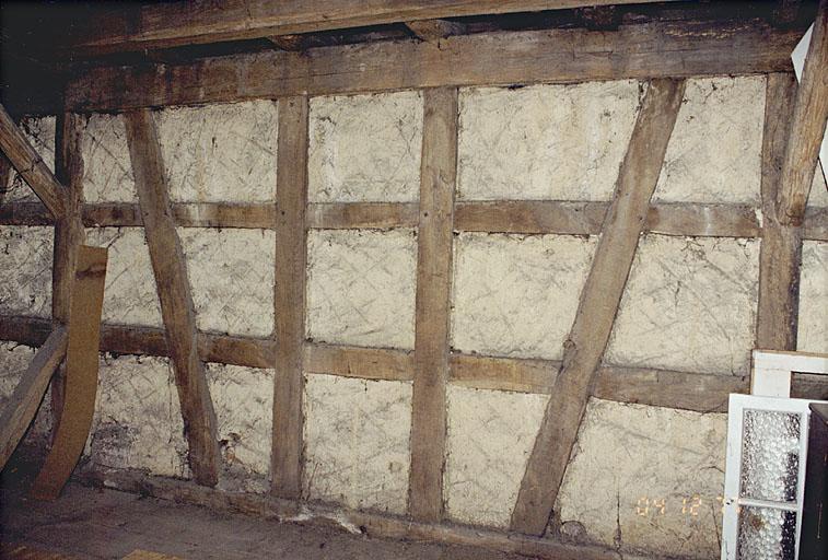Vue intérieure du logis secondaire.