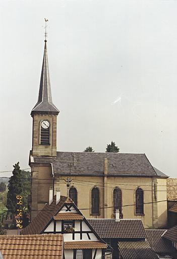 Vue d'une façade latérale.