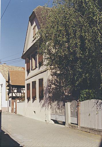 Vue d'ensemble des élévations sur rue.