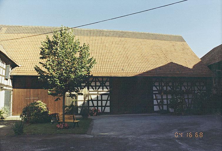 La grange.