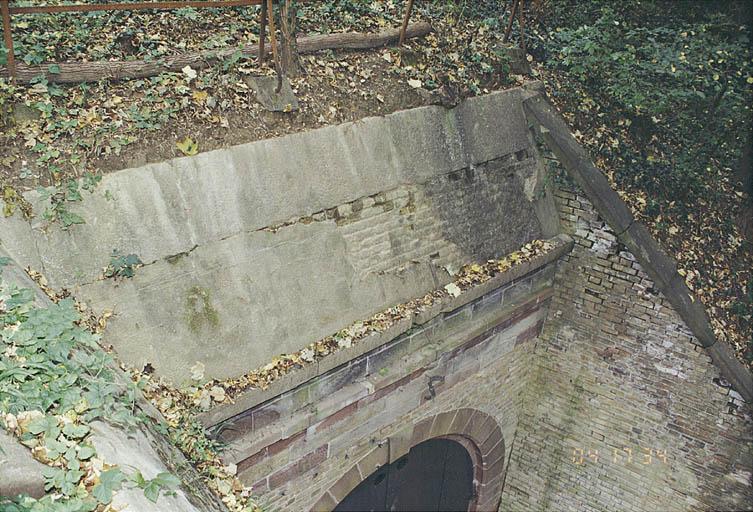 Poterne latérale ouest de la grande traverse.