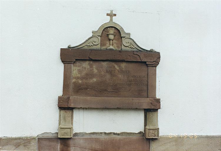 Monument sépulcral du curé Jean-Baptiste Meyer.