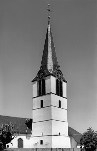 Vue d'ensemble de la tour.