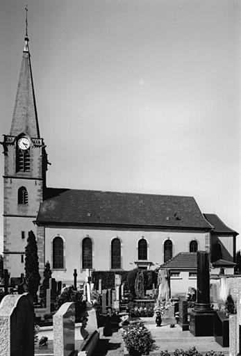 Vue d'ensemble des élévations latérales.