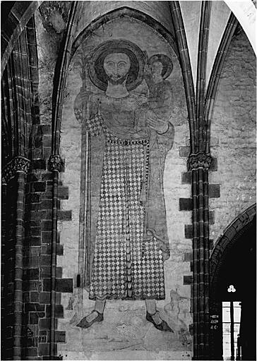 Vue d'ensemble depuis le collatéral. Située dans le bras sud du transept.